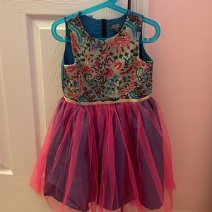 Girls dress size 6-7